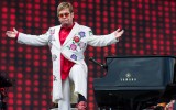 Elton John rischia la vita in volo, il suo jet privato in avaria durante una tempesta